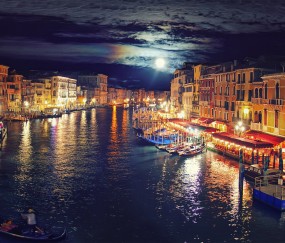 怀孕初期拍肚子会疼